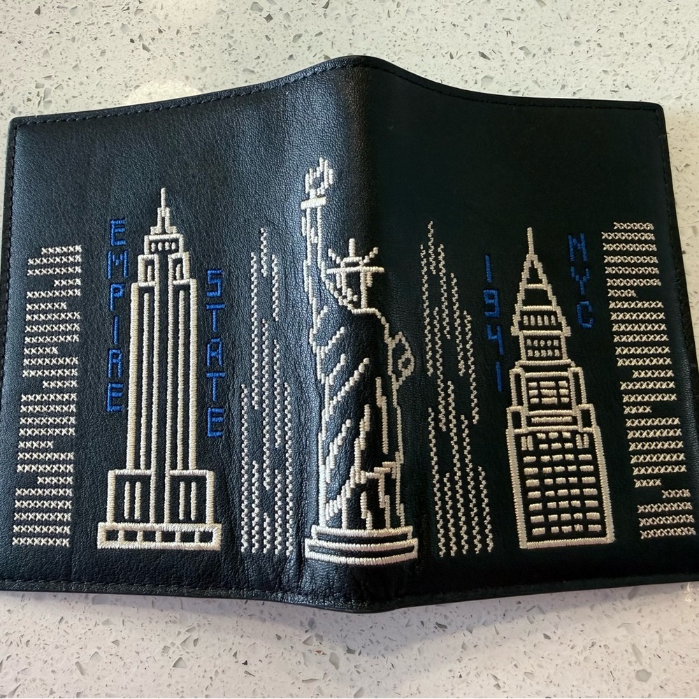 Coach Black Leather Passport Accessory NWOT - Picture 3 of 5